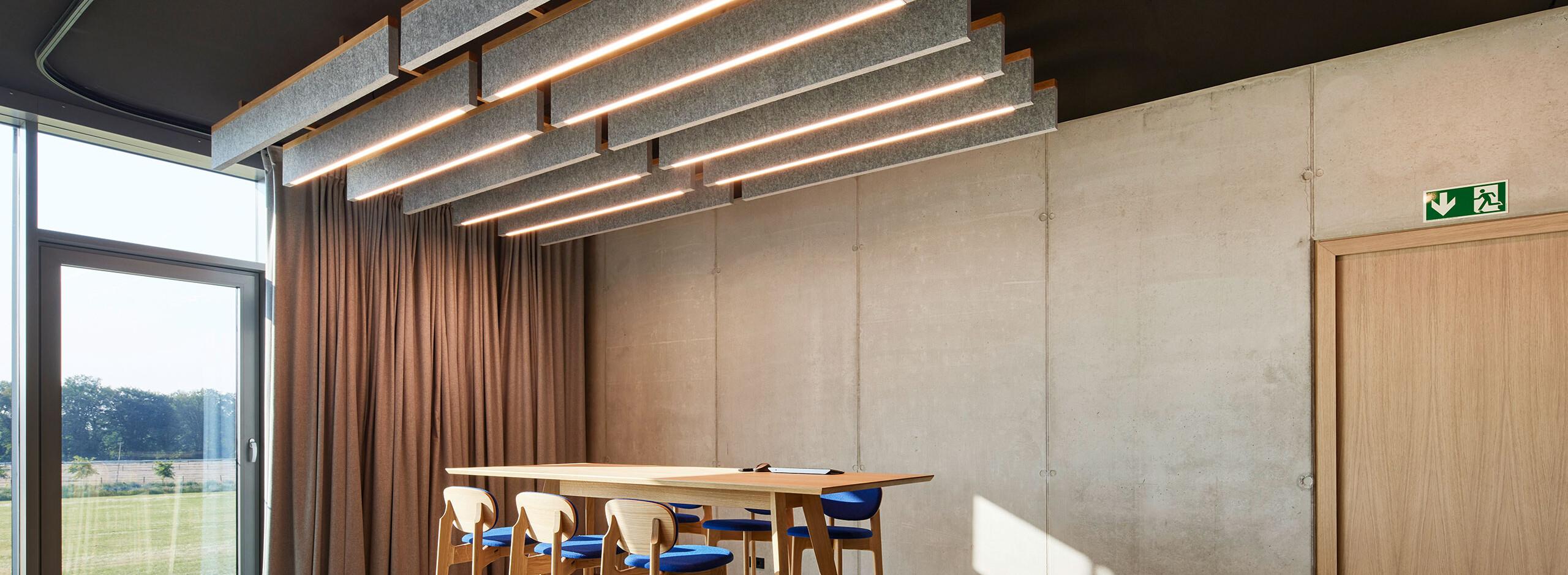 Lichtberechnung zur Sicherstellung der Normen für die Beleuchtung am Arbeitsplatz.