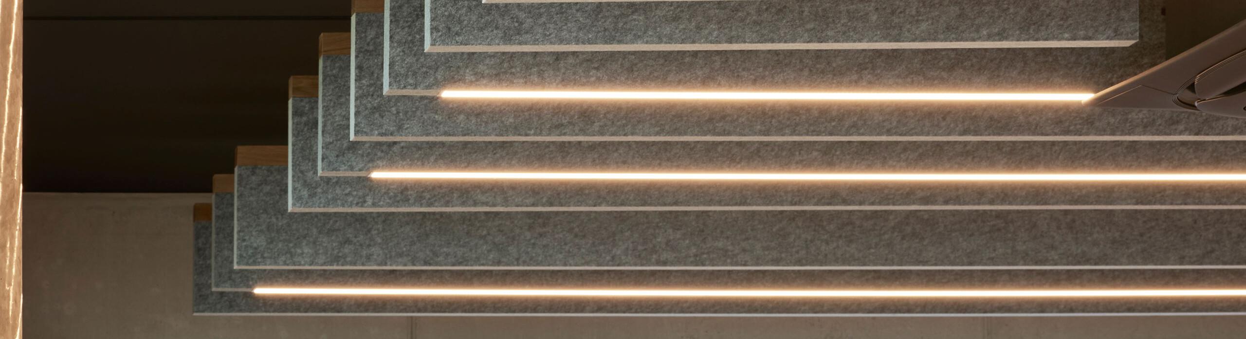 Individuelle Sonderleuchte für modernes Büroprojekt von gloo